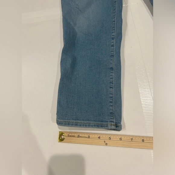 Chico’s So Slimming Girlfriend Slim Leg Jeans Cropped Women’s 8/1 Light Wash - Picture 10 of 10